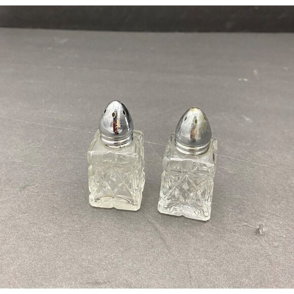 Vintage‎ Diamond Glass Salt & Pepper Shakers Miniature Square Retro Kitchen MCM - Picture 1 of 8